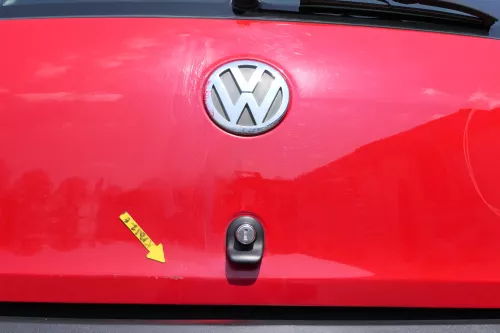 VW Fox 5Z Heckklappe Kofferraumklappe Klappe hinten + Scheibe rot LY3D - DELLE (168519)