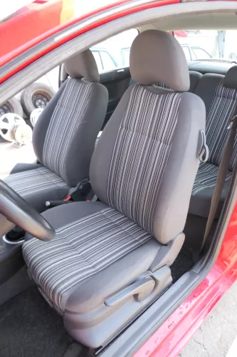 VW Fox Sitz Fahrersitz vorne links OHNEAirbag höhenverstellbar  v