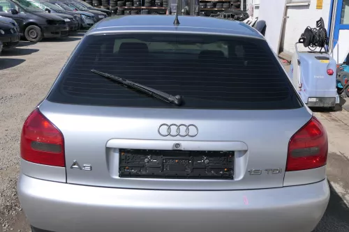 Audi A3 8L bis cBj. ca1999 Heckklappe Kofferraumklappe Klappe hinten LY7M silber