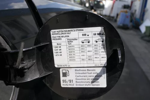 Skoda Fabia 6Y2 Limousine Tankdeckel Deckel Tank schwarz LF9R Schrägheck (169097)