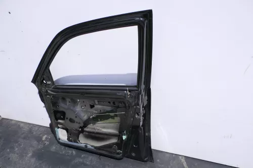 VW Polo Variant Kombi 6Kv oder Caddy 9Kv Tür vorne rechts schwarz LC9Z ohneAnbau (169271)
