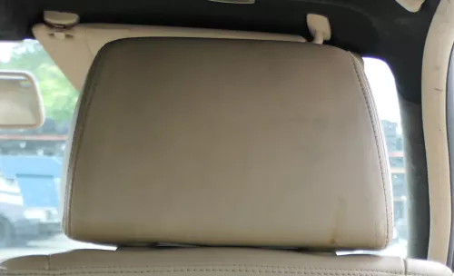 VW Golf 4 Bora Kopfstütze vorne oder hinten vorn beige besch Leder (169479)