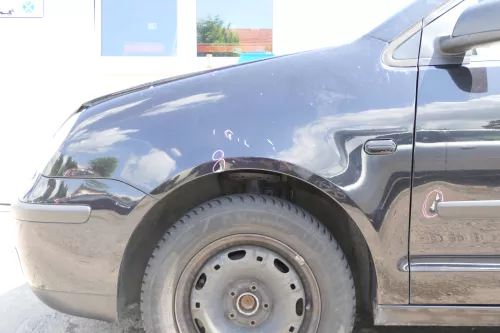 VW Polo 9N Kotflügel vorne links schwarz LC9Z bis ca.Bj.2004