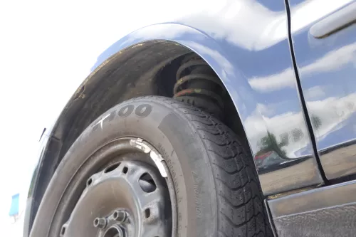 VW Fox Kotflügel vorne links schwarz L041 (169926)