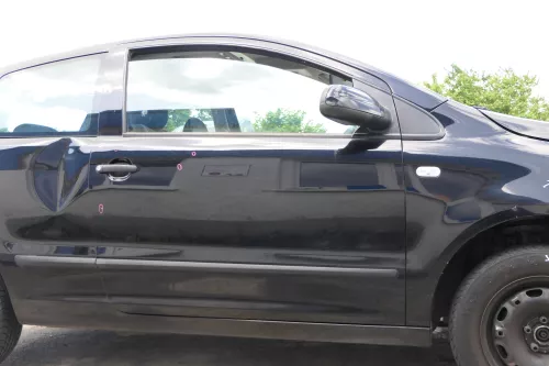 VW Fox 5Z Tür vorne rechts Beifahrertür schwarz L041