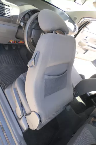 VW Fox Sitz Fahrersitz vorne links OHNEAirbag höhenverstellbar  v (170172)