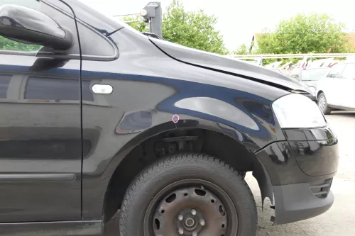 VW Fox 5Z Kotflügel vorne rechts schwarz LC9Z