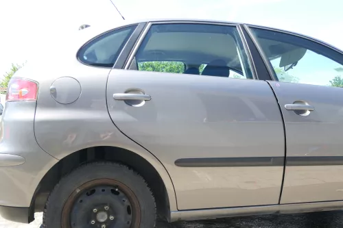 Seat Ibiza 6L Tür 4/5-Türer hinten rechts grau LS7U - ohne Anbauteile