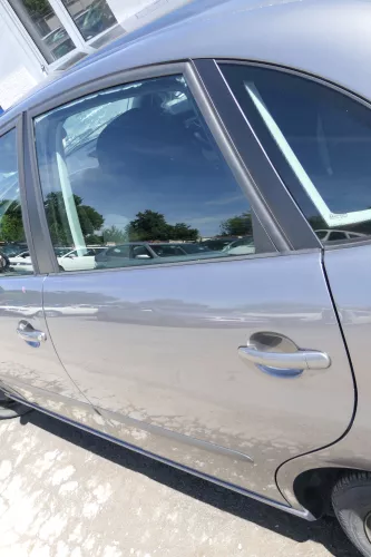 Seat Ibiza 6L Tür 4/5-Türer hinten links grau LS7U - ohne Anbauteile (170346)