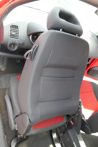 Seat Arosa VW Lupo Sitz vorn links Fahrersitz Höhenverstellung höhenverste rot (170474)