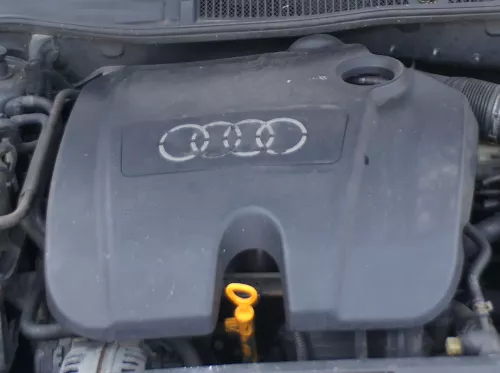 Audi A3 8L  Motorabdeckung Abdeckung Motor Blende 1,6 SR 06A103932 BFQ APF