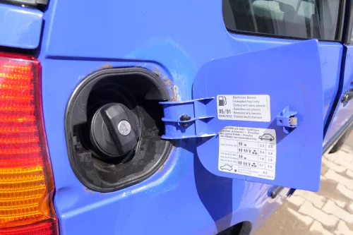 VW Lupo Seat Arosa Tankdeckel Deckel Tank Tankverschluß blau LS5J (170568)