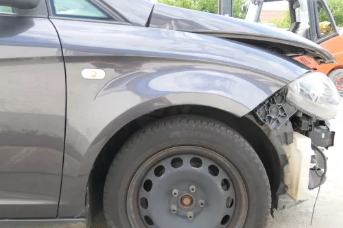 Seat Altea 5P Kotflügel vorne rechts schwarz LS9N tinteschwarz