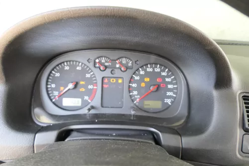 VW Golf 4 Tacho Tachometer Kombiinstrument 147.000km 1J0920802 1,4 16V 75PS 55kw (170835)