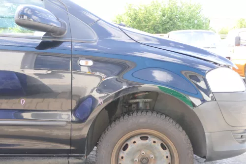 VW Fox 5Z Kotflügel vorne rechts schwarz L041