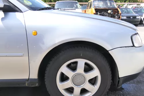 Audi A3 8L Kotflügel vorne rechts silber grau LY7M