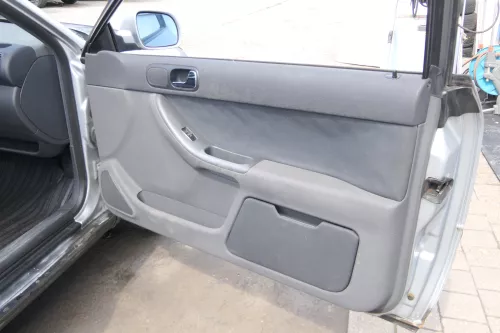 Audi A3 8L Türverkleidung Verkleidung Tür vorne rechts 2/3-Türer onyx (170994)