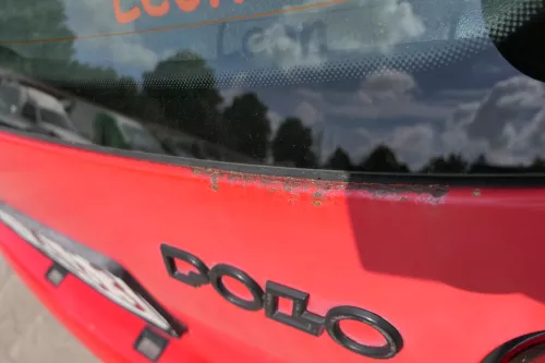 VW Polo 6N Heckklappe Klappe hinten Kofferraumklappe mit Scheibe rot LP3G (171172)