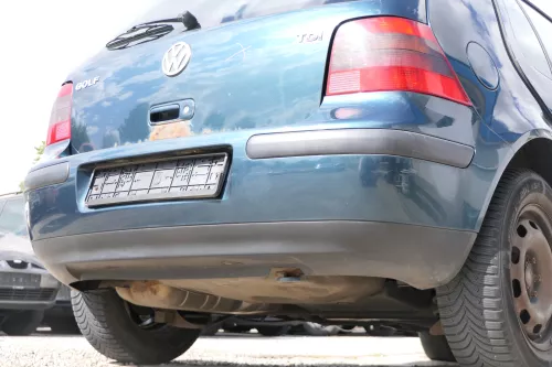 VW Golf 4 Limousine Stoßstange hinten Heckstoßstange Stoßfänger grün LC6X (171223)