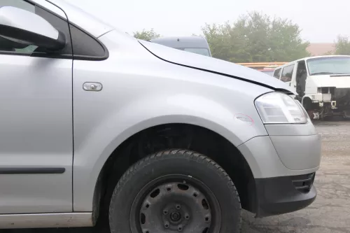 VW Fox 5Z Kotflügel vorne rechts silber LA7W grau