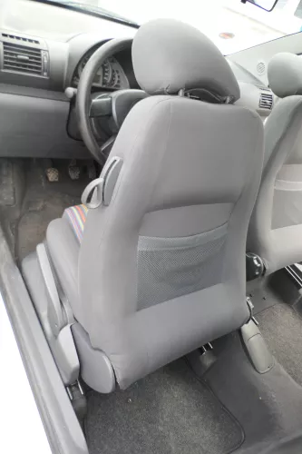 VW Fox Sitz Fahrersitz vorne links OHNEAirbag höhenverstellbar  v (171266)