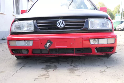 VW Vento Grill Kühlergrill VW Zeichen Logo schwarz Grillleiste Leiste