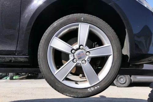 1x Seat Leon 1P Alufelge Felge Felgen 1P0601025C 1P0601149  UFV 7x17 ET54     1