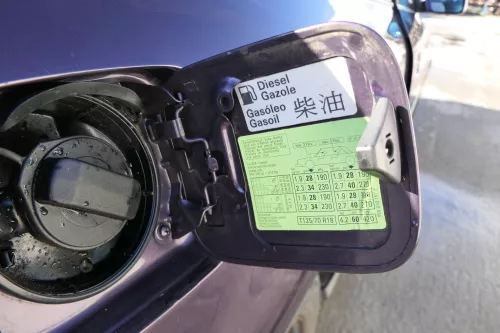 Audi A3 8L Tankdeckel Klappe Tankklappe Tank lila merlin LZ3W Deckel (171525)