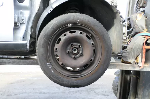 4x Polo 6R 9N Ibiza Felgen 185/60 R14 H Winterreifen M+S 6jx15 ET38 Reifen 3-6mm