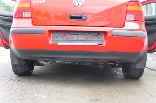 VW Golf 4 Limousine Stoßstange hinten Heckstoßstange Stoßfänger rot LP3G