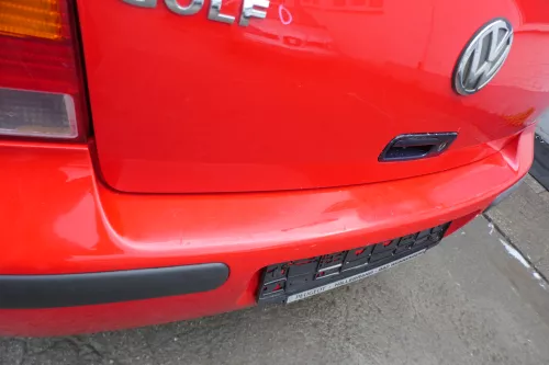 VW Golf 4 Limousine Stoßstange hinten Heckstoßstange Stoßfänger rot LP3G (171600)
