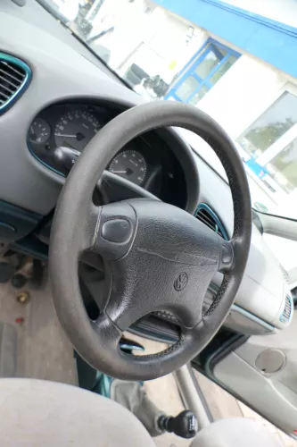VW Sharan Alhambra Lenkrad 4-Speichen 7M0419091BL Leder Lederlenkrad Mängel (171647)