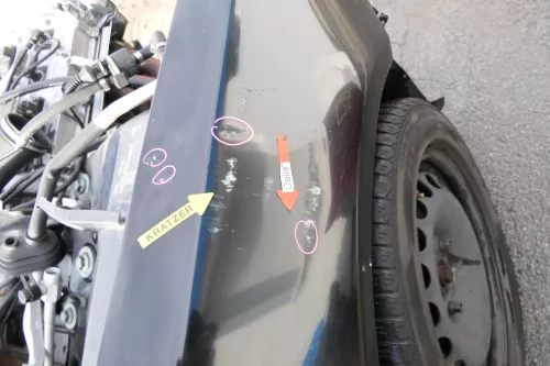 Audi A4 B5 (bis caMitte1999 Bild vergle) Kotflügel vorne rechts schwarz LY9B (171809)