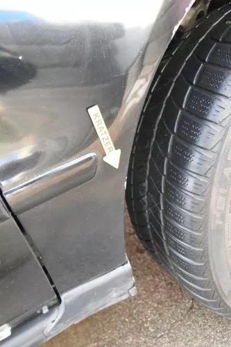 Audi A4 B5 (bis caMitte1999 Bild vergle) Kotflügel vorne rechts schwarz LY9B (171809)