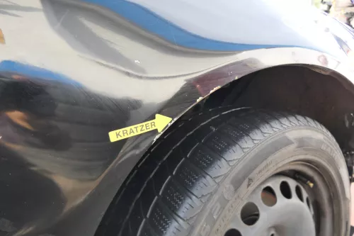 Audi A4 B5 (bis caMitte1999 Bild vergle) Kotflügel vorne rechts schwarz LY9B (171809)