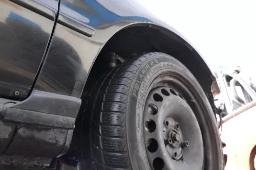 Audi A4 B5 (bis caMitte1999 Bild vergle) Kotflügel vorne rechts schwarz LY9B (171809)