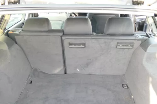 Audi A4 B5 Kombi Avant Rückbank Rücksitzbank Sitz Rücksitz 3 Punkt Gurt Kopfstüt (171817)