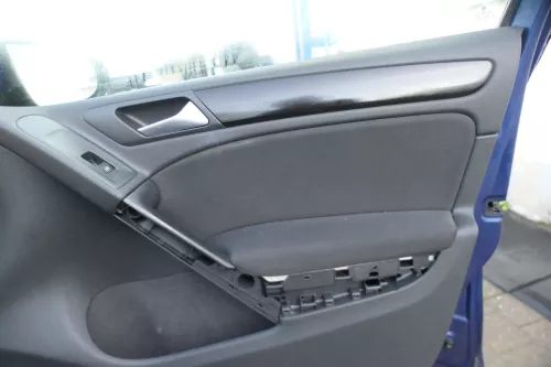 VW Golf 6 5K Türverkleidung Verkleidung Tür vorne +hinten 4-Türer (171898)