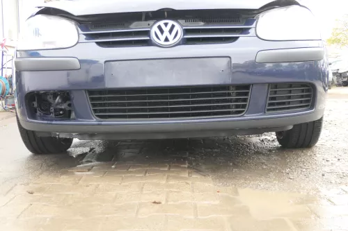 VW Golf 5 1K V Stoßstange vorne Frontoßstange Stoßfänger blau LA5G