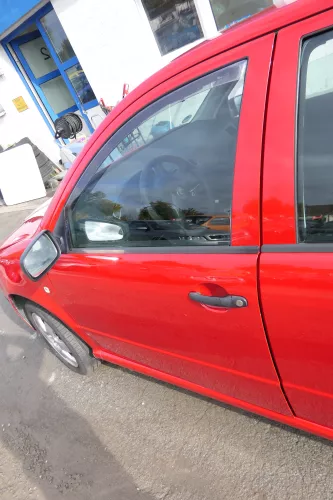 Fabia 6Y Kombi + Limousine Tür vorne links Fahrertür rot LF3K ohneAnbauteile (171948)