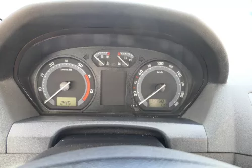Skoda Fabia 6Y Tacho Tachometer Kombiinstrument 6Y0920883M 137.000KM 1,2 47kw 40
