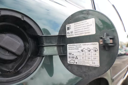 VW Passat 3B Limousine Tankdeckel Klappe Tankklappe Deckel Tank grün LC6N (171982)