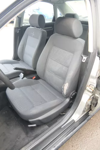 Audi A4 B5 Sitz Fahrersitz vorne links höhenverstellbar  (172003)