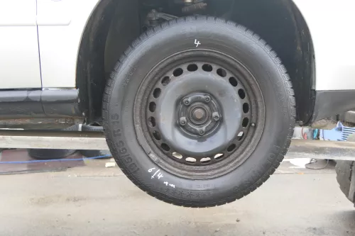 4X A4 B5 A6 4B Passat 3BG Felgen Reifen Winterreifen M+S 195/65 R15 91T 4-6mm (172010)