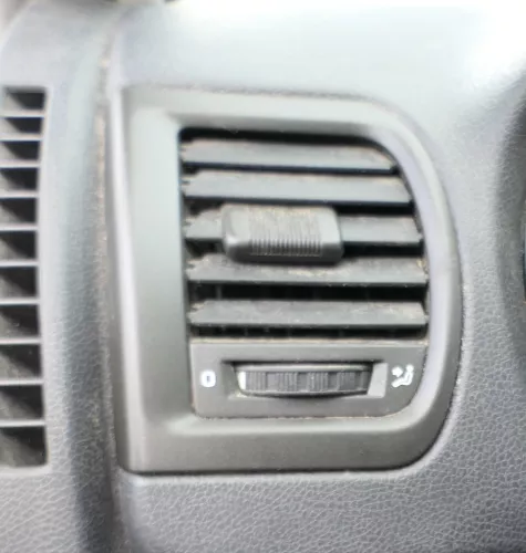 Skoda Fabia Roomster 5J Lüftungsdüse Düse Lüftung vorne linls 5J0820045  9B9