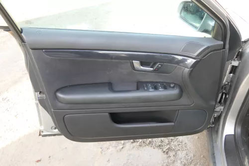 1x A4 8E B6 Türverkleidung Verkleidung Tür vorne links soul (172053)