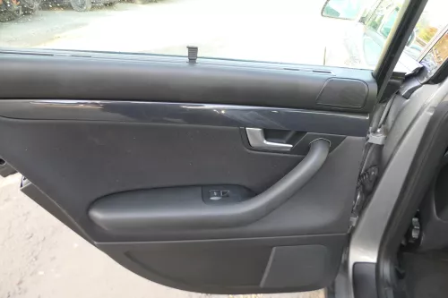 1x A4 8E B6 Türverkleidung Verkleidung Tür hinten links soul schwarz (172054)