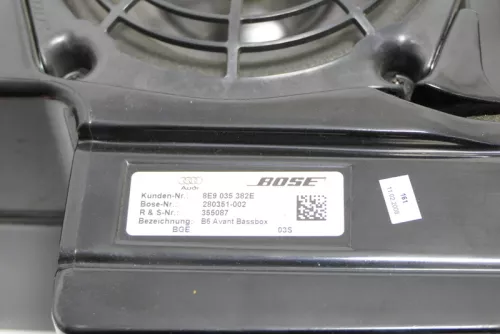 Audi A4 8E B6 Avant Kombi Subwoofer 8E9035382E Lautsprecher Bassbox Bose (172136)