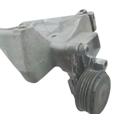 VW Passat 3B Halter Konsole für Klimakompressor Träger 06B260885D 2,0 AWT (172492)