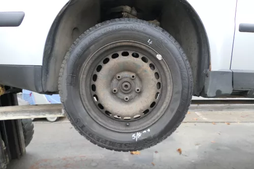 4X A4 B5 A6 4B Passat 3BG Felgen Reifen Winterreifen M+S 195/65 R15 91T 4-6mm (172531)